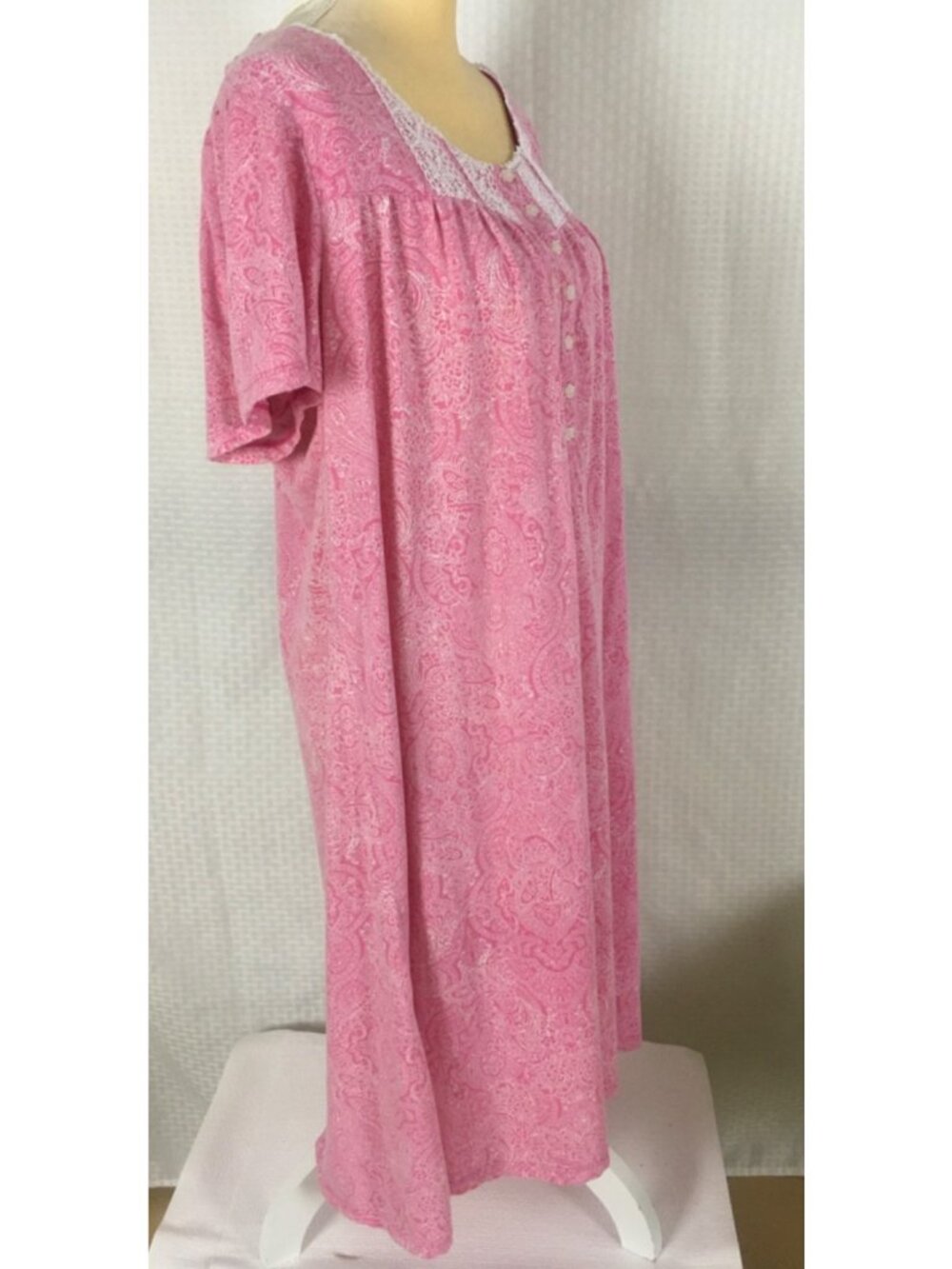 Secret Treasures Nightgown Sz 2X Pink White Paisley Embroidered Flower Buttons - Picture 3 of 14